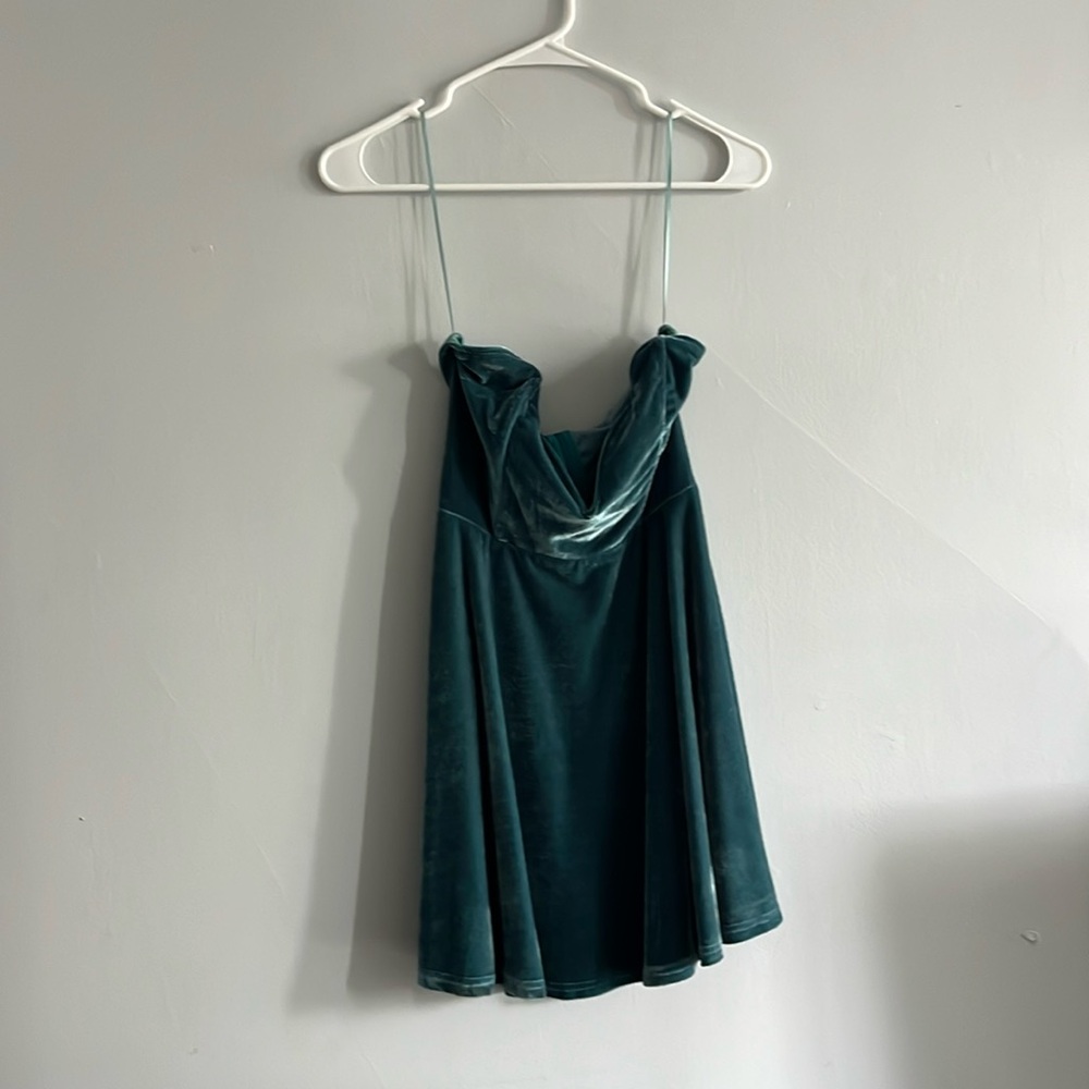 Tobi Sweetheart Strapless Skater Velvet Mini Dress